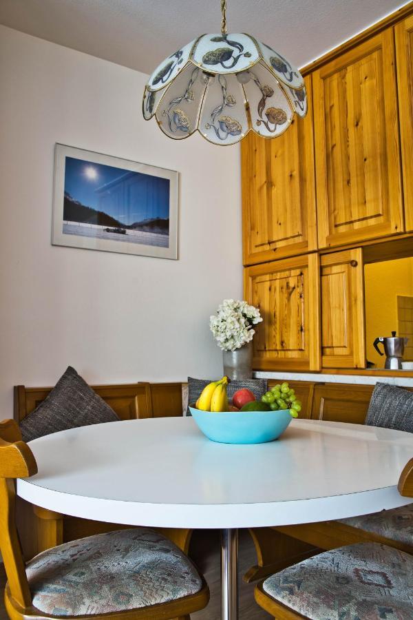 Zentrale Wohnung In St. Moritz Mit Grossem Balkon Buitenkant foto